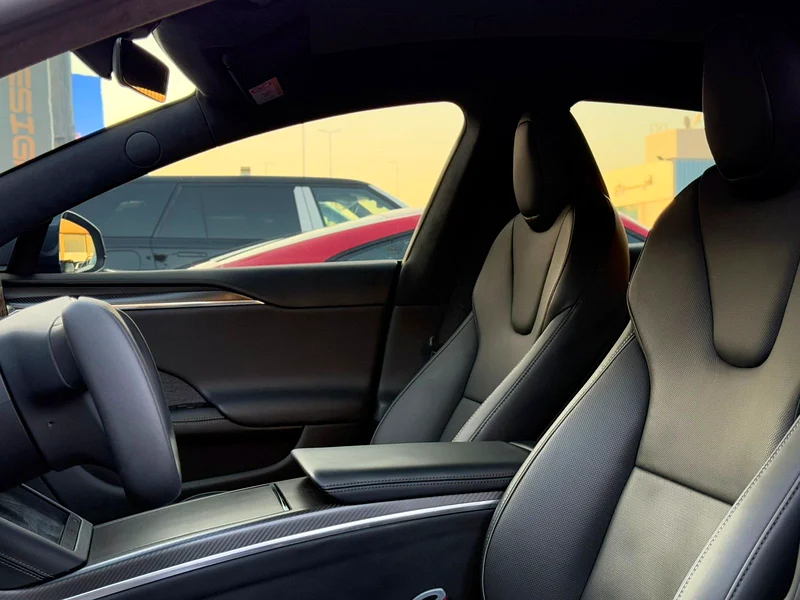 TESLA MODEL S - MODEL 2023 - GCC SPECS - UNDER WARRANTY + SERVICE - NO ACCIDENT OR PAINT63134498006402114