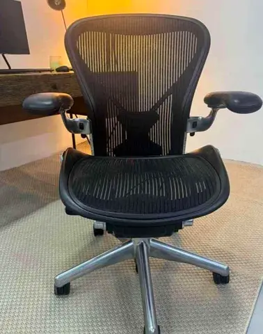 Herman Miller Aeron chair size B