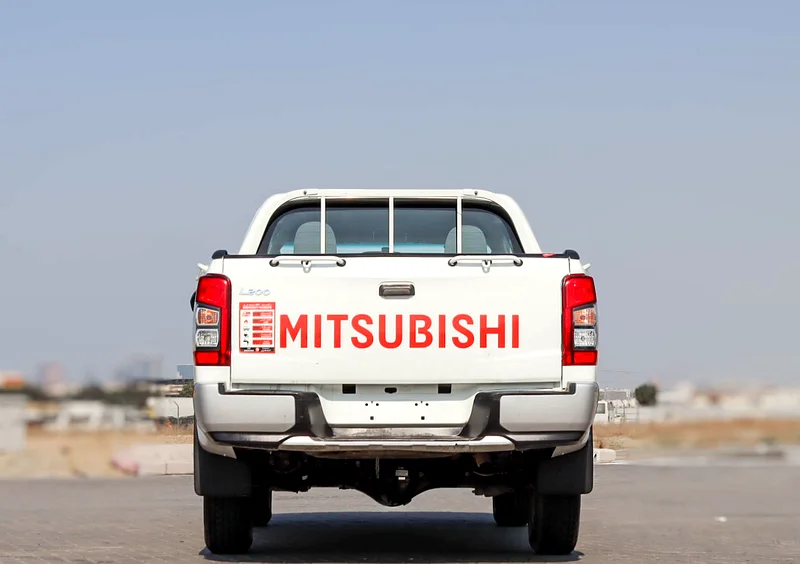 Mitsubishi L200 2.4L 4WD 2022 GCC, accident-free, in excellent condition, 1008 P.M.63173490124290114