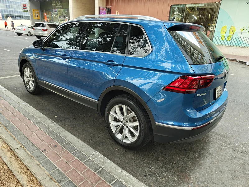 2017 VOLKSWAGEN TIGUAN - 4 Motion - Gcc specs - Full Agency maintained63151842604417114