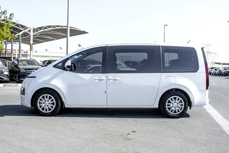 2022 STARIA 2WD TOURER MODERN- 2.2 L Diesel, From Korea, Accident free63151400166019113