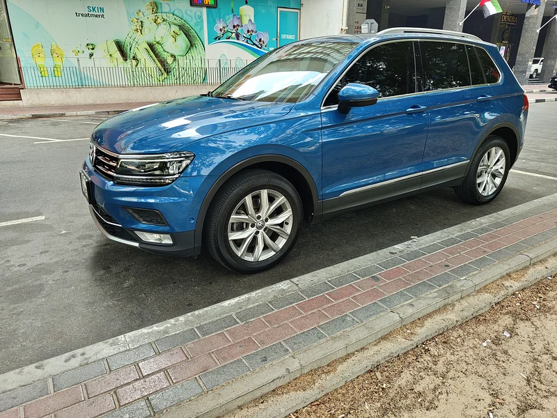 2017 VOLKSWAGEN TIGUAN - 4 Motion - Gcc specs - Full Agency maintained63151842604417111