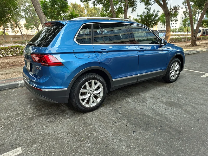 2017 VOLKSWAGEN TIGUAN - 4 Motion - Gcc specs - Full Agency maintained63151842604417113