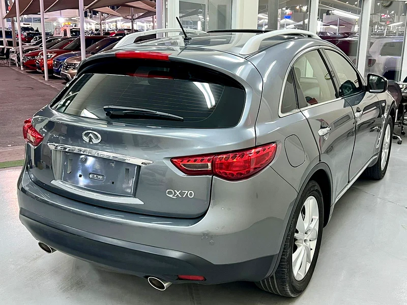 Infiniti QX70 / 2019 Gulf model, fully optioned, with no accidents at all. Does not require any expenses.63154619955202113