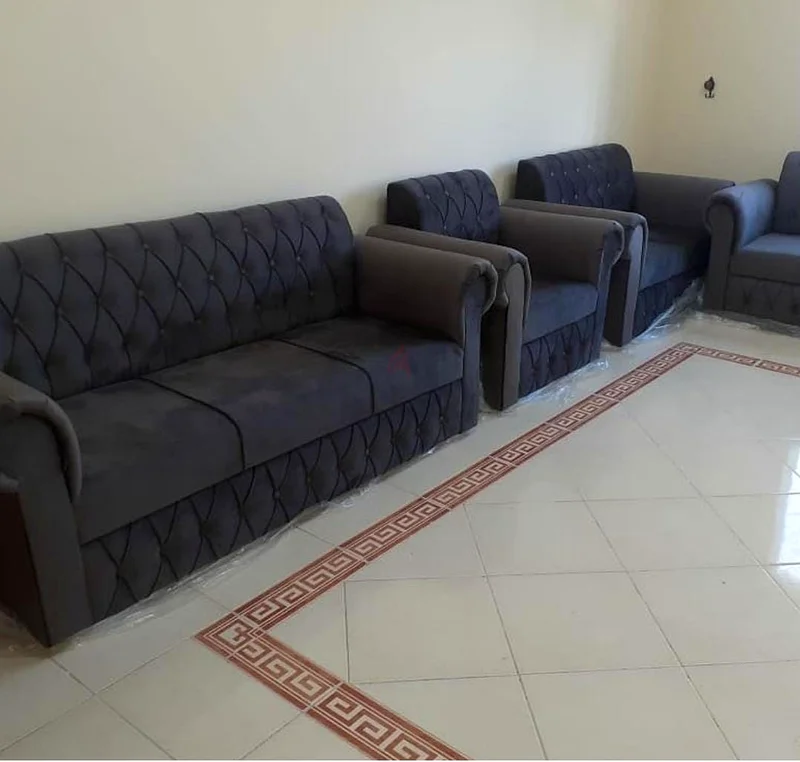 للبيع أريكة جديدة بالكامل بمقاعد 763210901730435110
