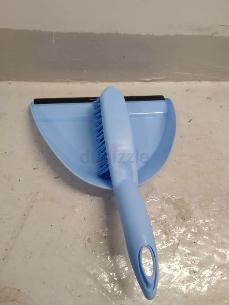 Dustpan With Bursh