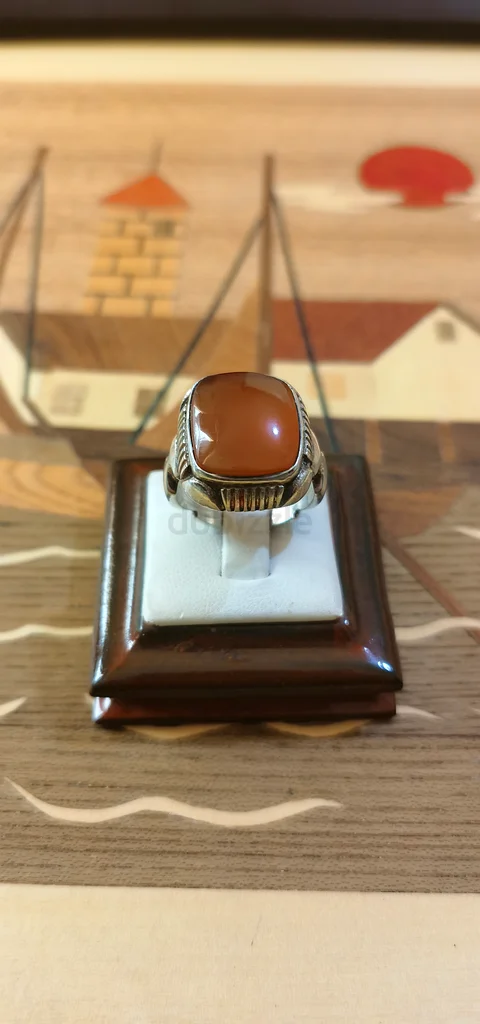 A ring with a Yemeni peach-colored agate stone63232166270083114