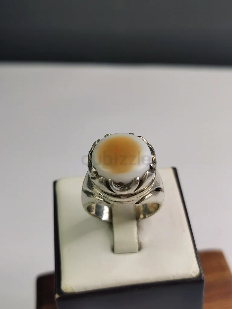 A ring with an old Yemeni agate stone and a Quranic engraving632321662219541129