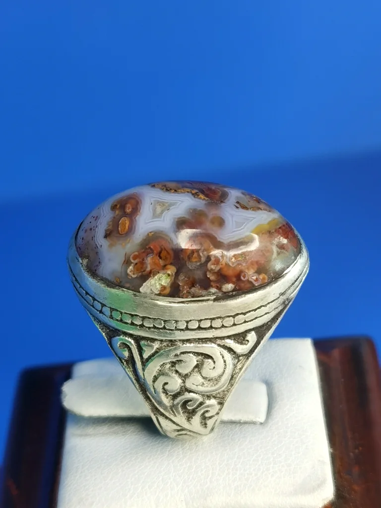 A ring with a Yemeni heliotrope stone63232166287233112