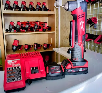 MILWAUKEE ANGEL TIGHTER 18V