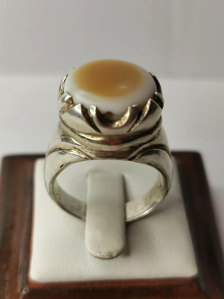 A ring with an old Yemeni agate stone and a Quranic engraving63232166221954112