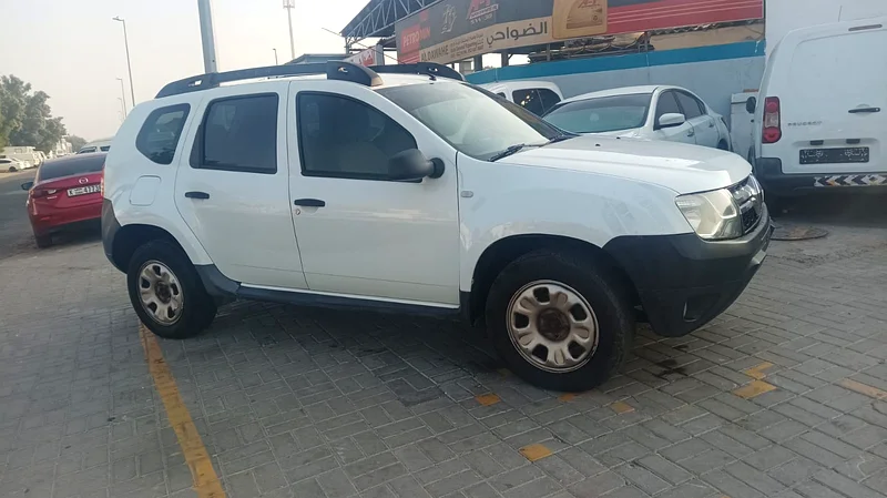 Renault Duster 2016 GCC SPECS LADY DRIVEN63222806565377113