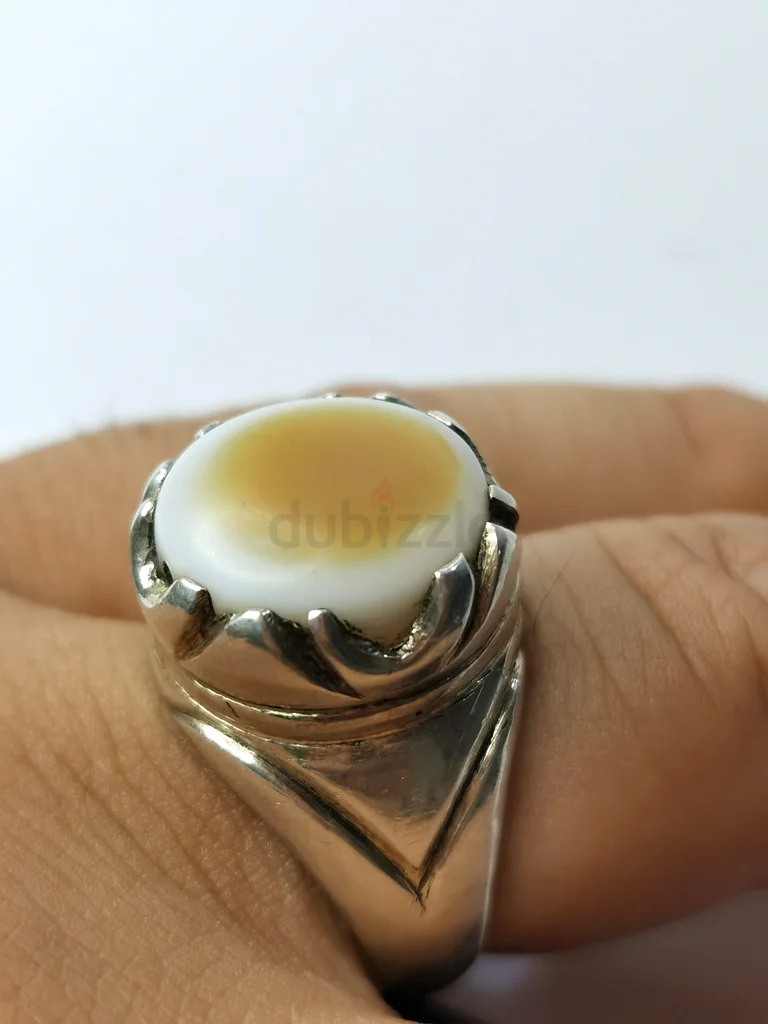 A ring with an old Yemeni agate stone and a Quranic engraving63232166221954113