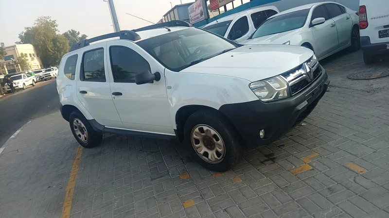 Renault Duster 2016 GCC SPECS LADY DRIVEN63222806565377111