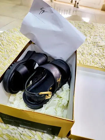 Guisseppe Zanoti kids sandal size 26