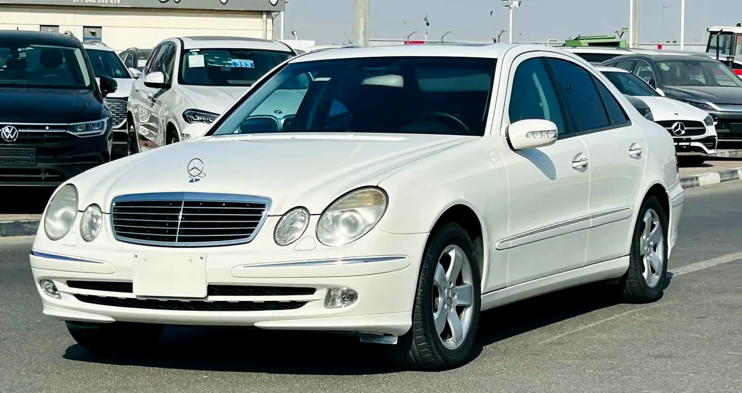 Mercedes-Benz E-Class 2002 — photo 1 of 19
