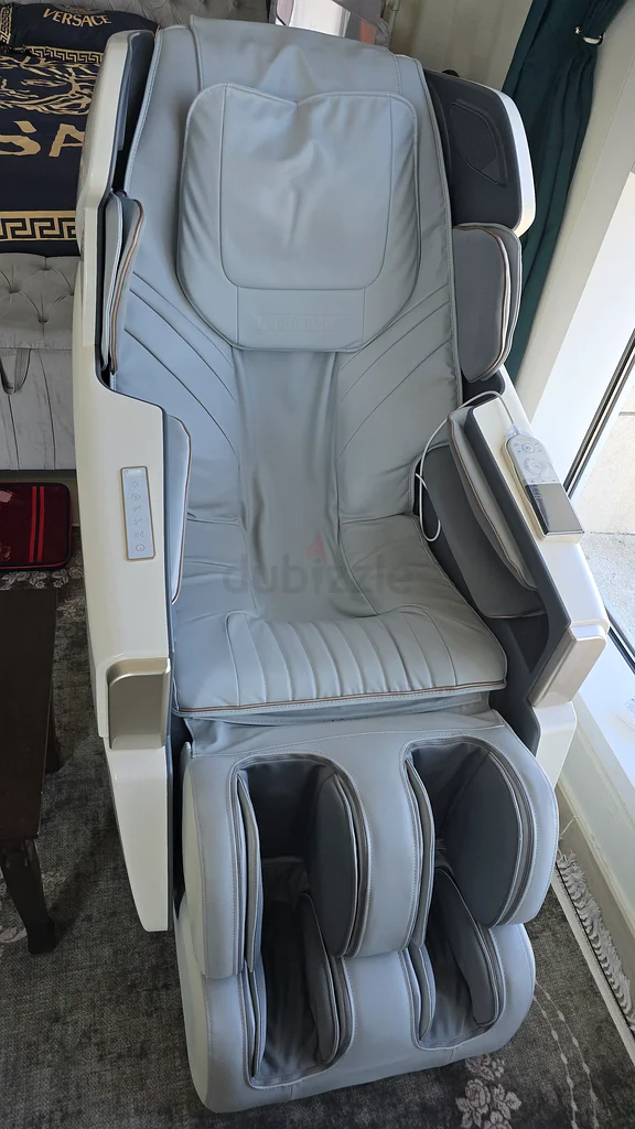 JC Buckman Exaltus (under warranty) heated massage chair zero gravity632635175811871128