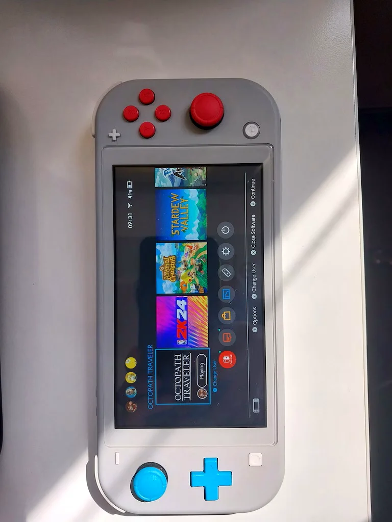 Switch Light - Pokemon Sword and Shield Limited edition (With Games)63201165762947111