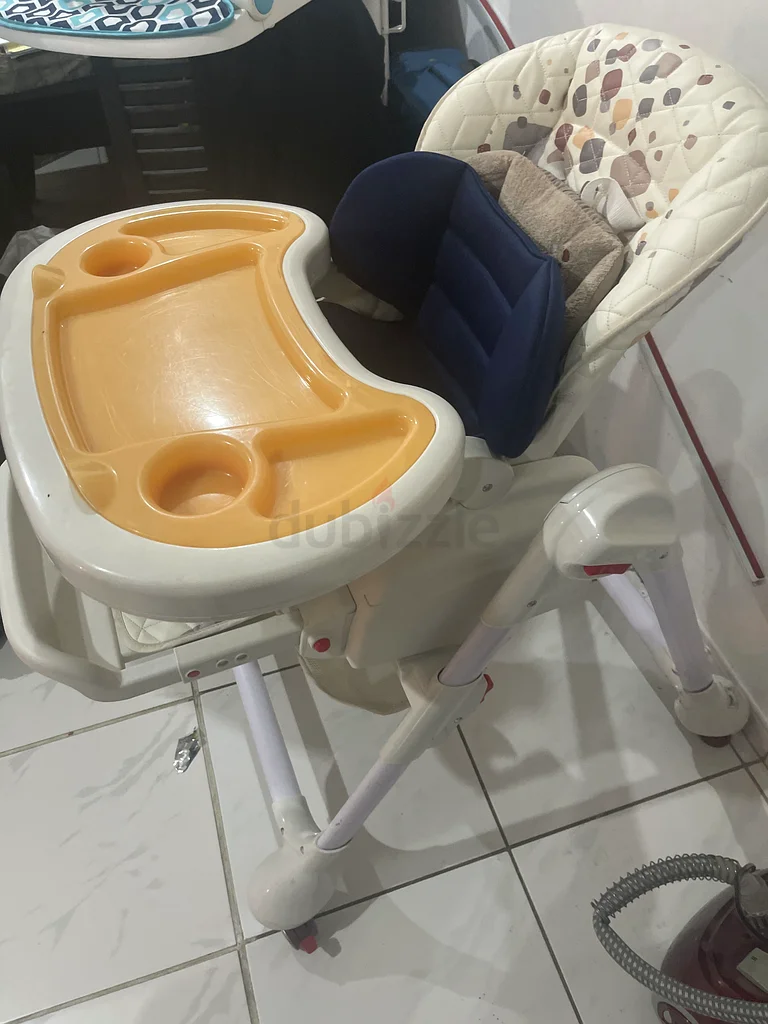 Baby feeding chair (giggles)63206394236419111