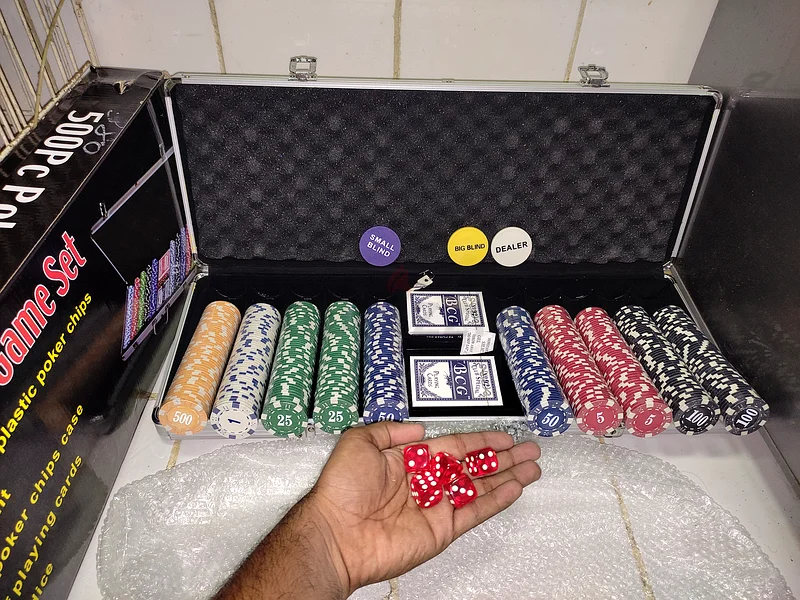 Premium poker chips with silver box63244206397185114