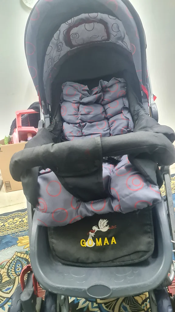عربة أطفال في حالة جيدة63174809896195112