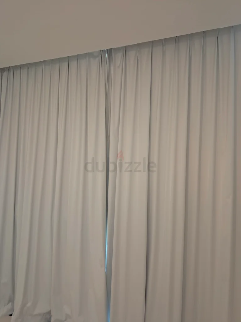 ستائر سوداء كبيرة ماركة63220819573378112