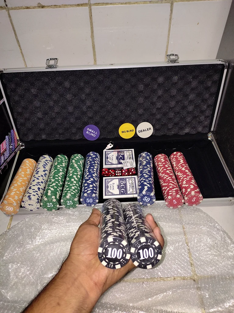 Premium poker chips with silver box63244206397185113