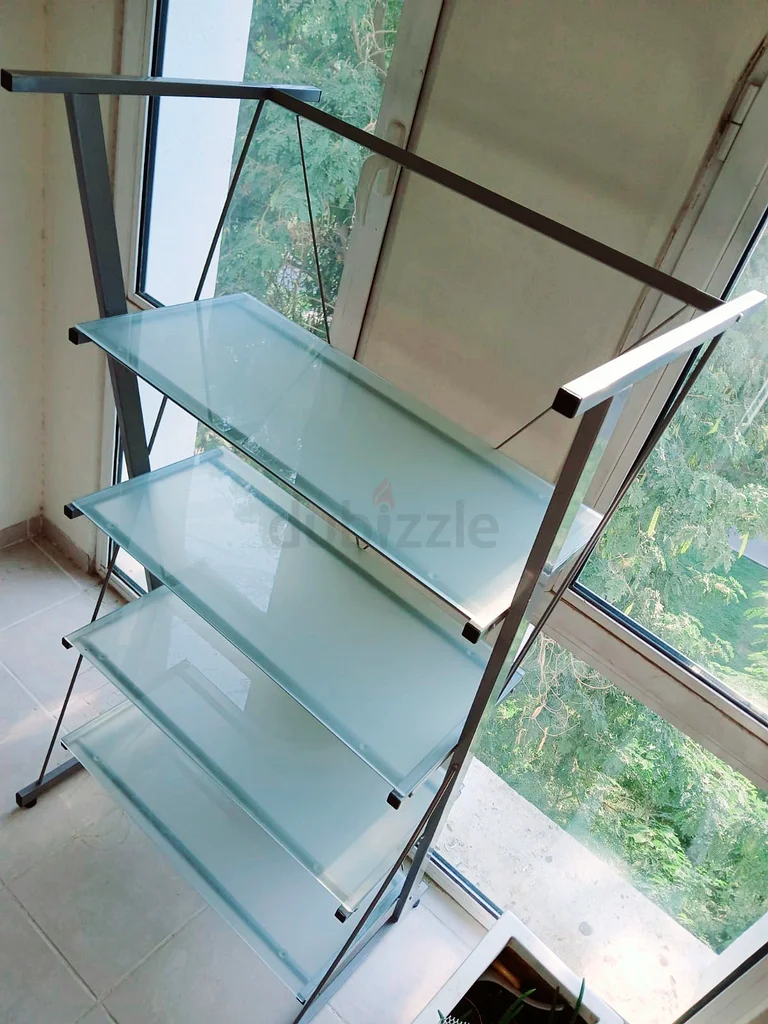Glass shelf63217813898370113