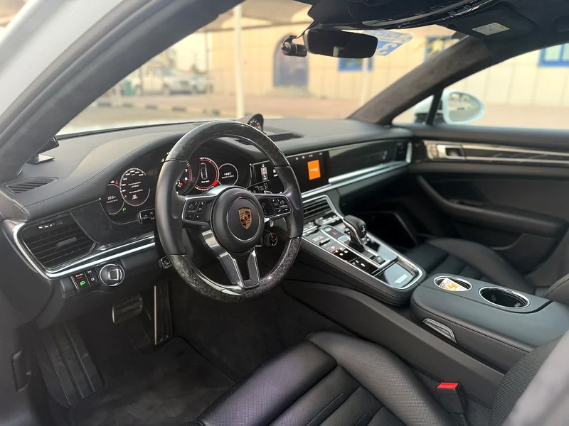 PORSCHE PANAMERA TURBO - EXECUTIVE PACKAGE - 2018 - FULL OPTION - JAPANESE SPEC63150946683394114
