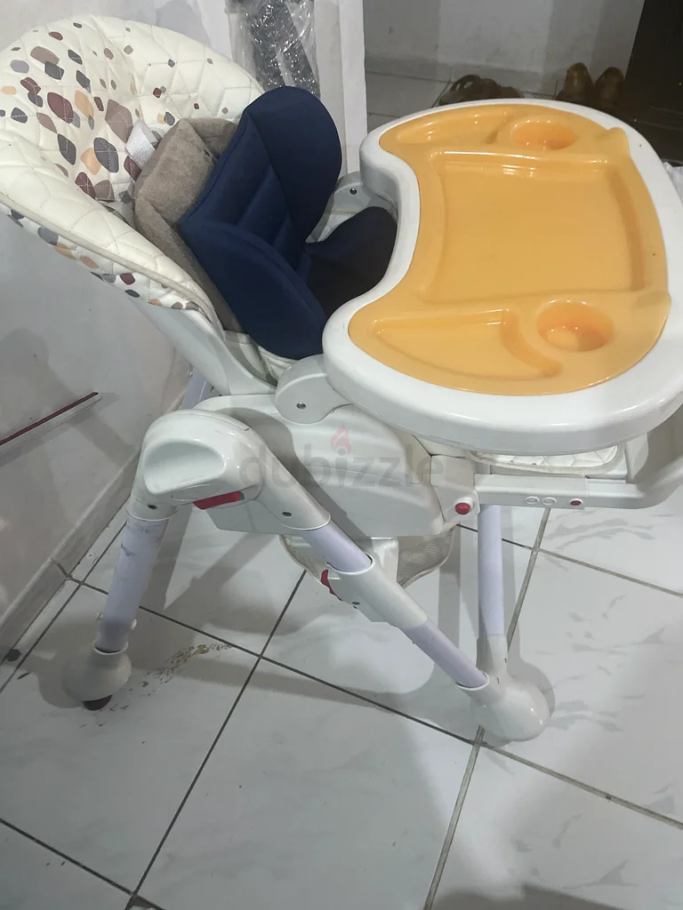 Baby feeding chair (giggles)63206394236419112