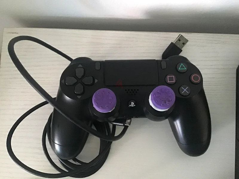 PS4 with 5 x free games and laptop cooling fan (urgent selling)63201163733633111