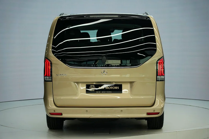 Mercedes-Benz V 300 Avantgrade | 2025 GCC 0km | Agency Warranty | 360 View | 64 colors Ambeint Light63163857265665114