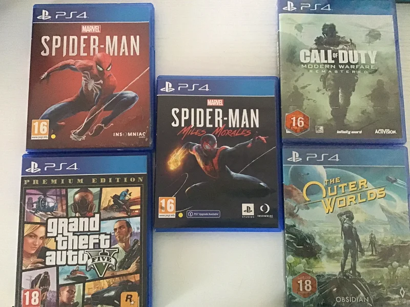 PS4 with 5 x free games and laptop cooling fan (urgent selling)63201163733633112