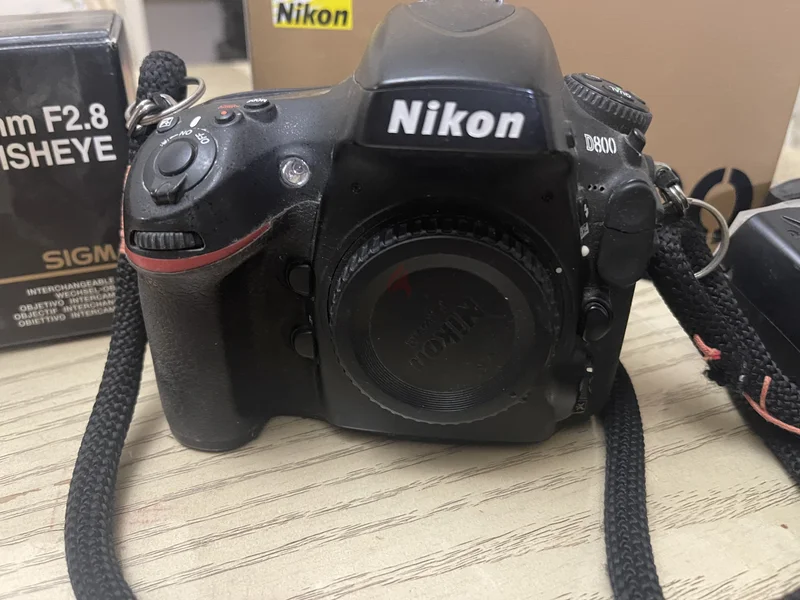 نيكون D800 مع قبضة البطارية ، وميض السرعة 700،62931671616003111