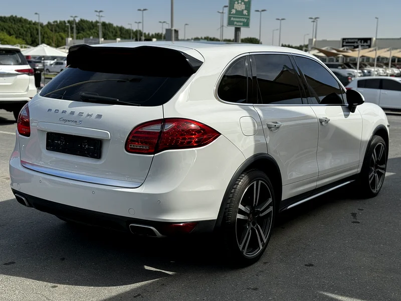 Porsche Cayenne in agency condition63150023232259112
