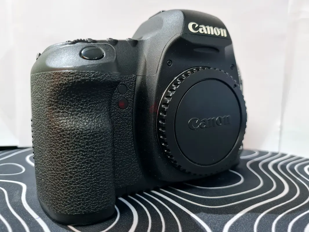 CANON Camera EOS 5D Mark II - Full Frame63233636327810111