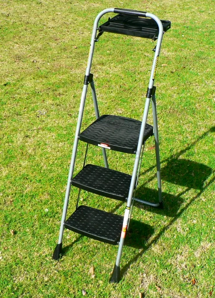 Gorilla 120kg 3 Step Household Ladder Large Platform Steps Folding Paint Tray Slim Storage Design