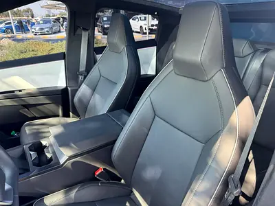 صورة 5 لـ 2024 Tesla CYBERTRUCK