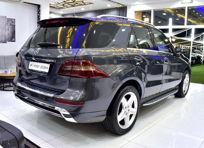 BIG TIME OFFER FOR 3 DAYS! CASH ONLY! Mercedes-Benz ML 350 (2013 Model) in Grey Color, GCC Specs63231640379009114
