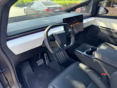صورة 6 لـ 2024 Tesla CYBERTRUCK