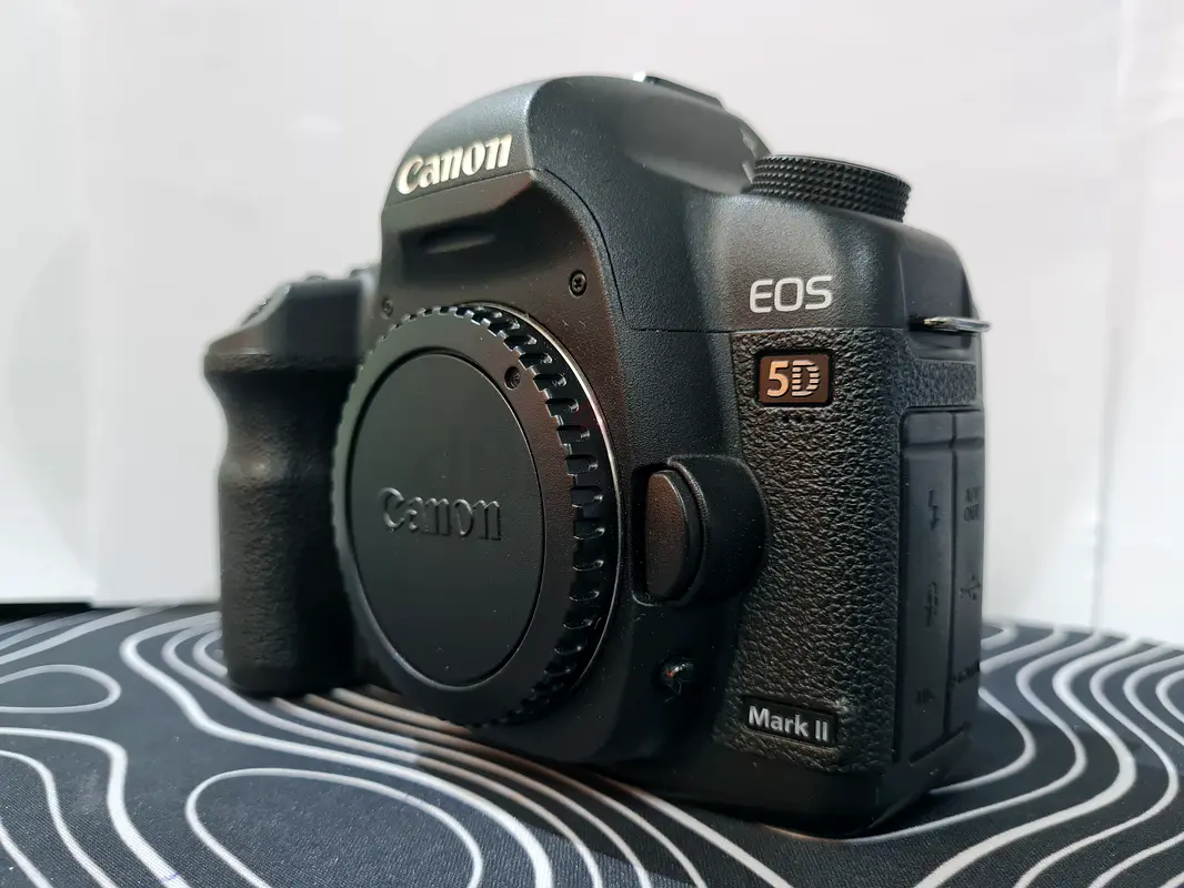 كاميرا كانون EOS 5D Mark II - إطار كامل