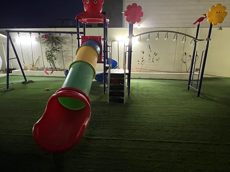 Outdoor children's games63195109255939111