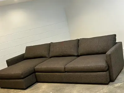 Crate and barrel Lounge deep L shape sofa like a new
