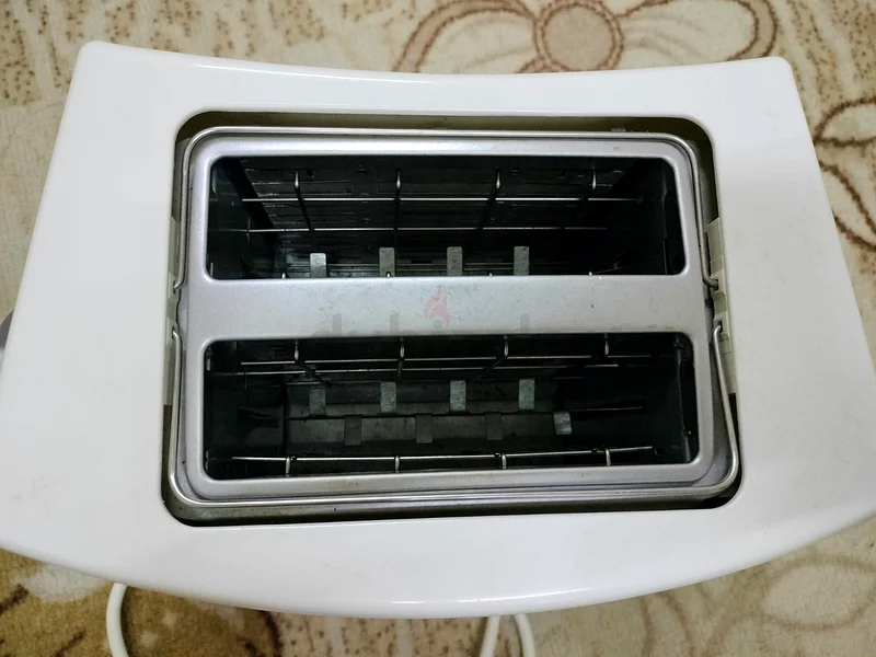توستر قفز63253477735938111