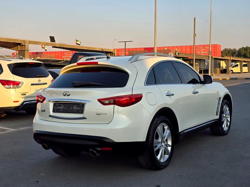 Infiniti QX70 Gulf specifications 2018 in good condition63398552729858114