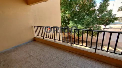 Spacious 3-br Apartment With Balcony