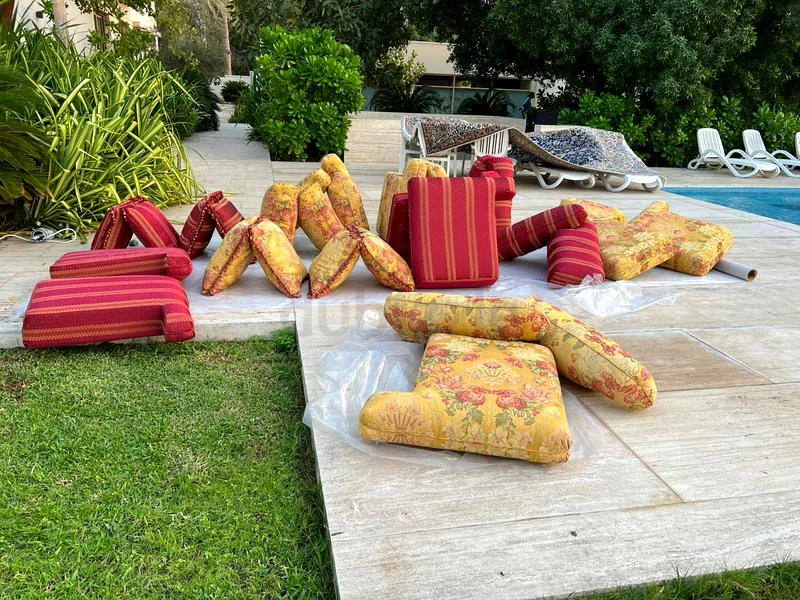 خدمات تنظيف احترافية بالشامبو العميق63184234638467111