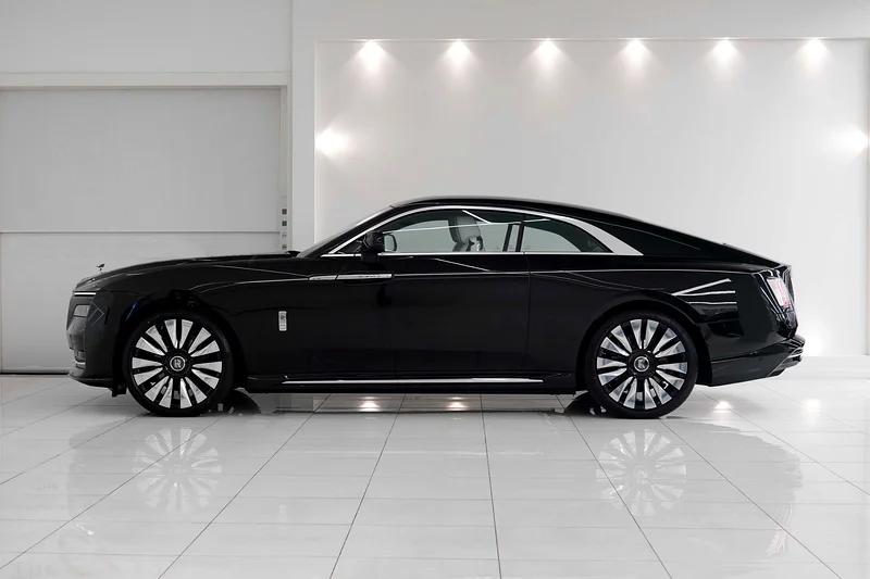 2024 ROLLS ROYCE /  LOW MILEAGE / STARLIGHT /63175263236355111