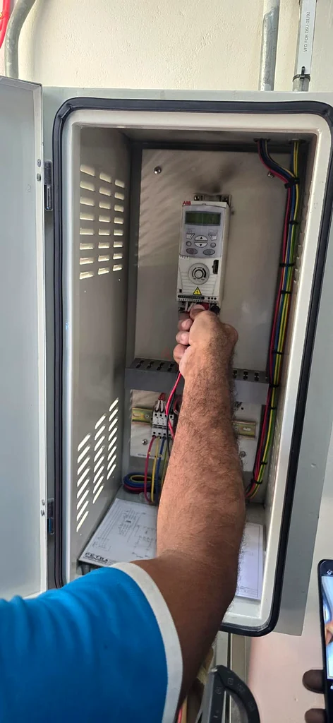 Professional AC Duct Cleaning in Dubai63218319866371111