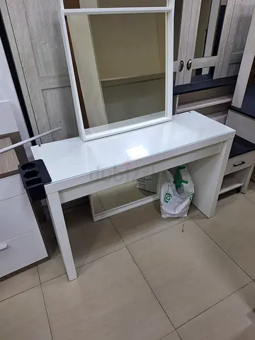 Dressing table